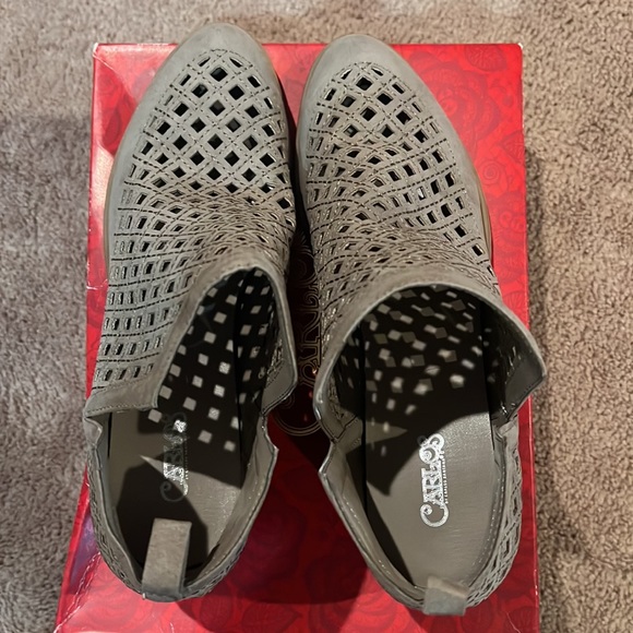 Carlos by Carlos Santana Barnes Perforated Side Slit Ankle Bootie - Picture 3 of 5